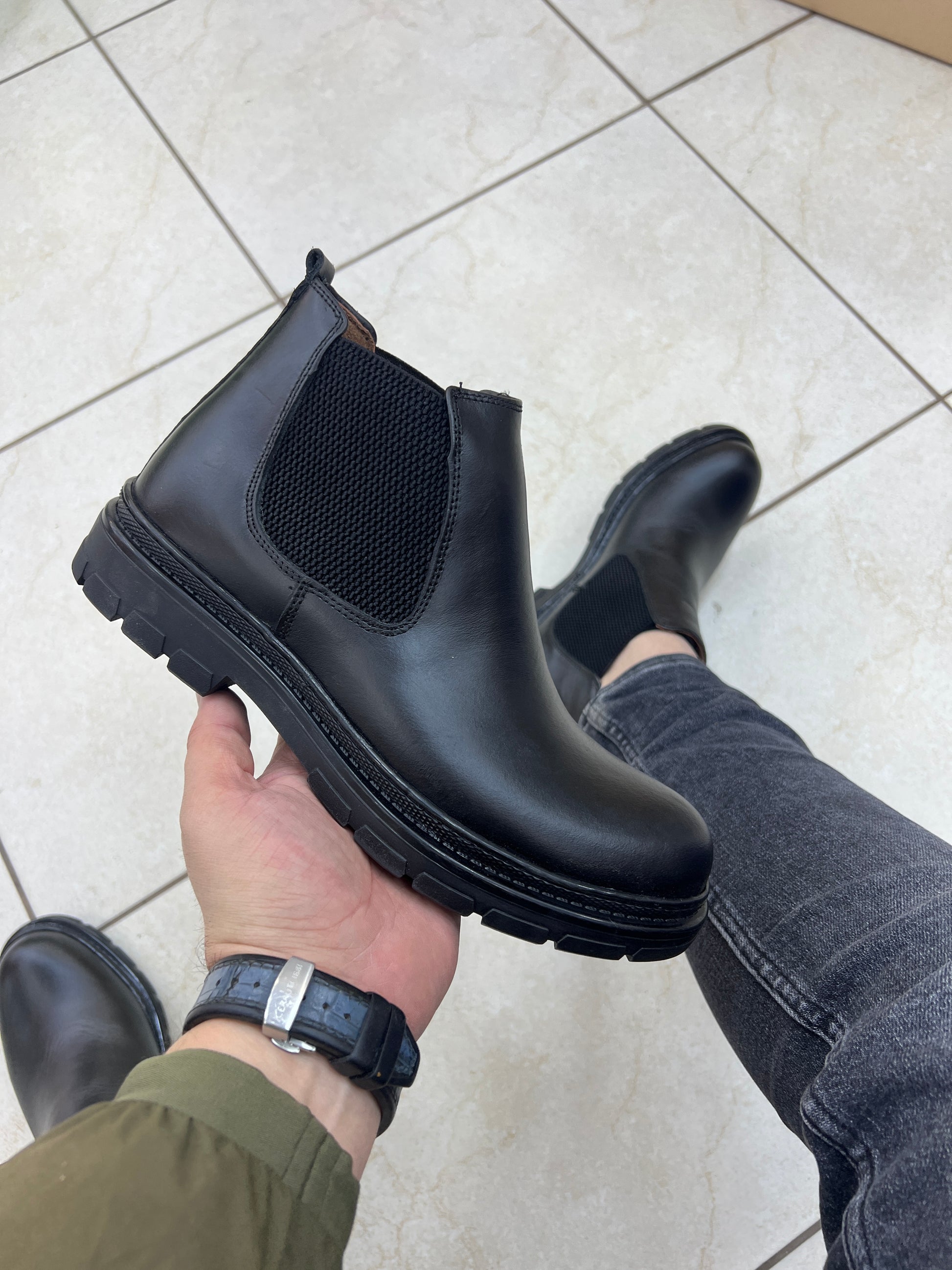 Model Chelsea Boot